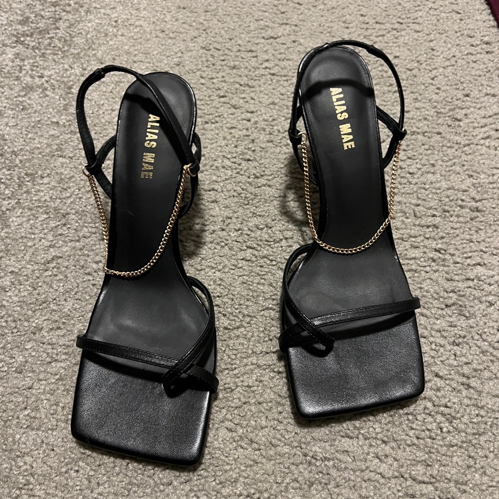 Alias Mae black heels New never worn